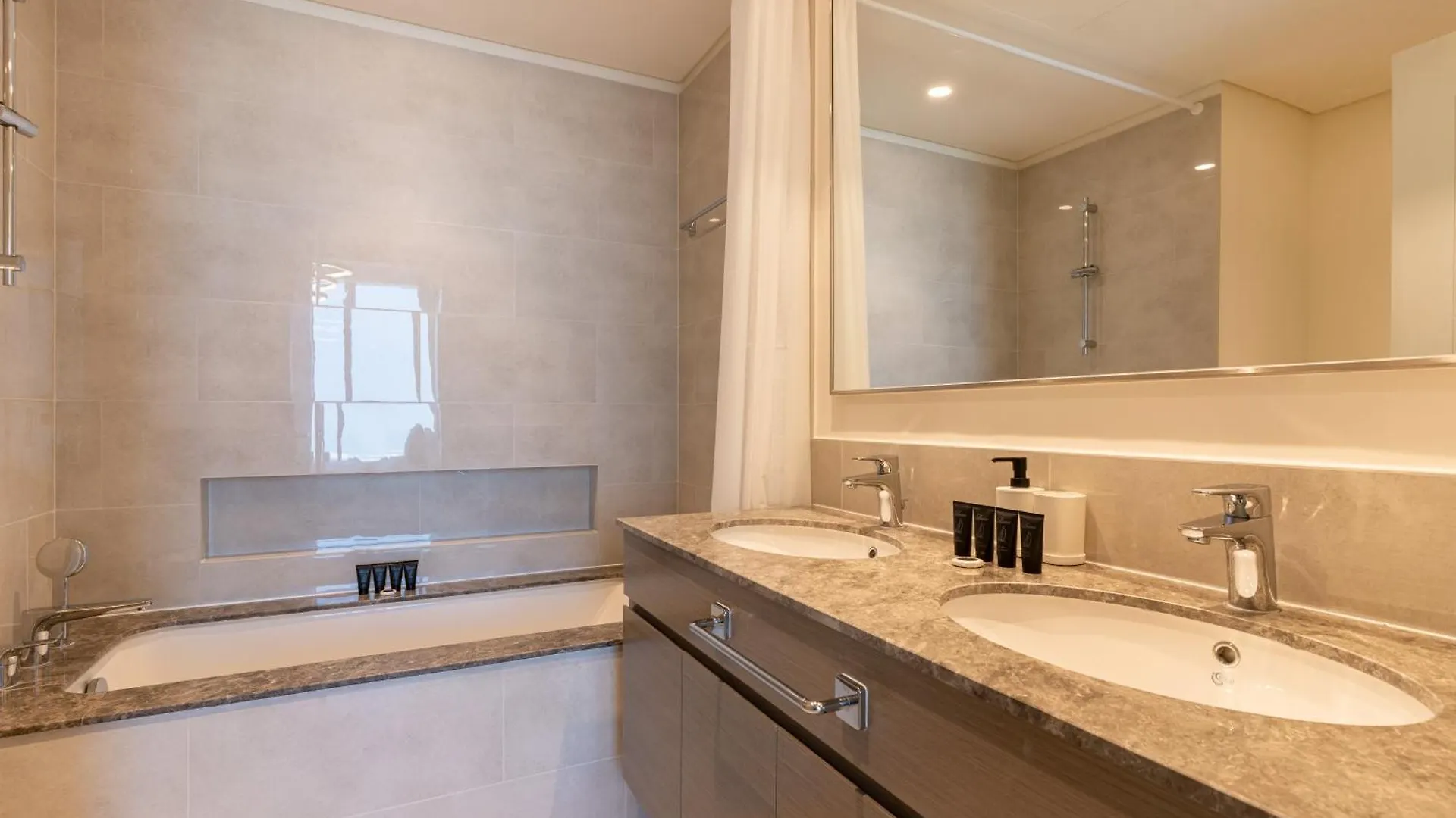 Panoramic Sea View 2Br In Forte Downtown - Allsopp&Allsopp Dubai